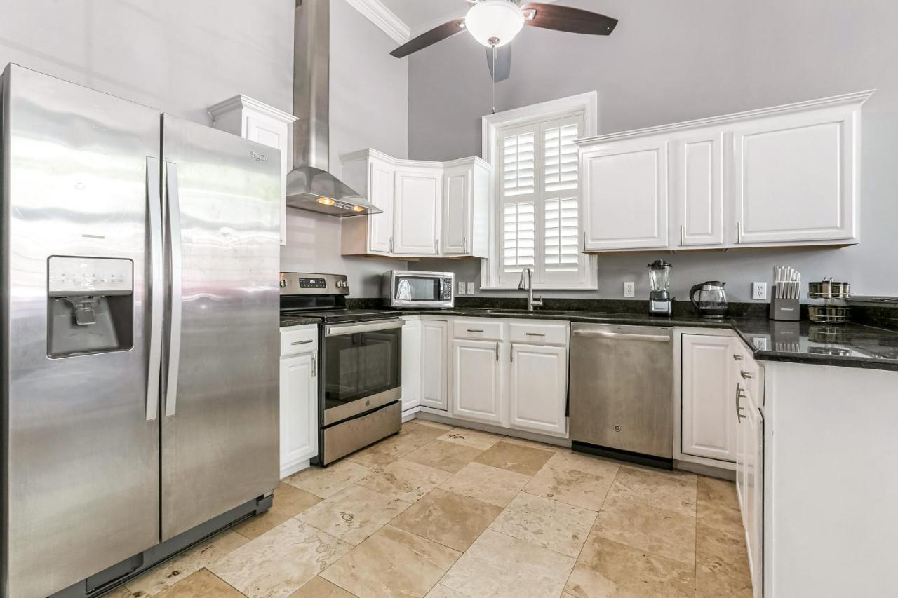 Hosteeva Modern Condo Near Magazine St & Close To Fq نيو أورلينز المظهر الخارجي الصورة
