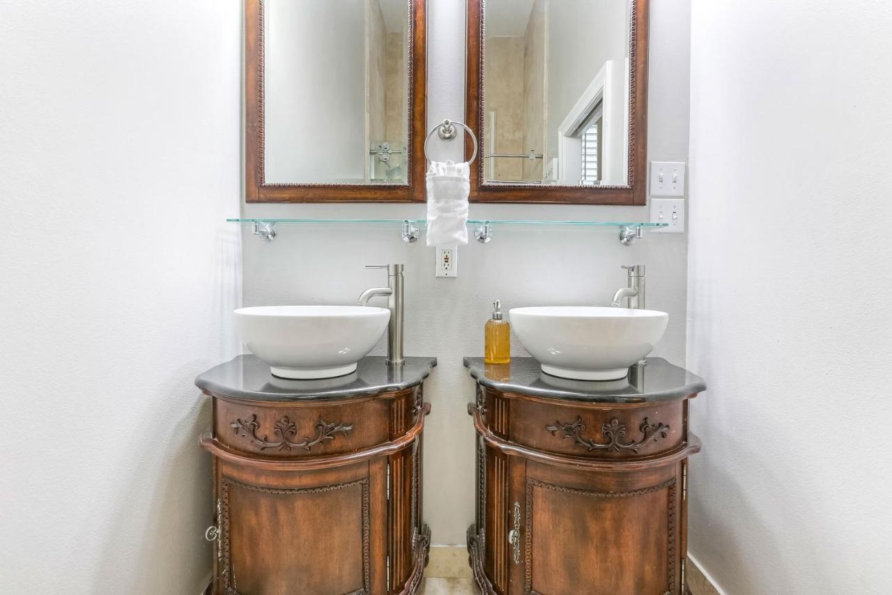 Hosteeva Modern Condo Near Magazine St & Close To Fq نيو أورلينز المظهر الخارجي الصورة